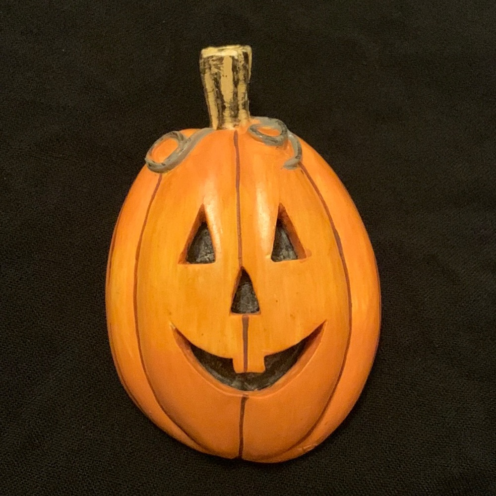 Halloween Jack O Lantern Carved Pumpkin Brooch